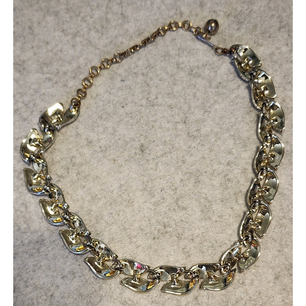 Vintage Lisner Gold Tone Leaf Link Choker Necklace Shepherd Hook Closure READ - Picture 8 of 9
